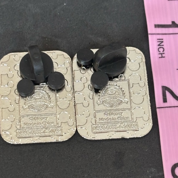 Disney Trading pins Her Mickey & His  Minnie pin set - Picture 2 of 3